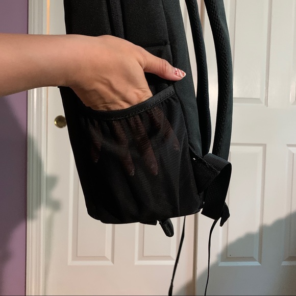 SOLD Multifunctional Black Backpack/ Camera Bag - Picture 4 of 5